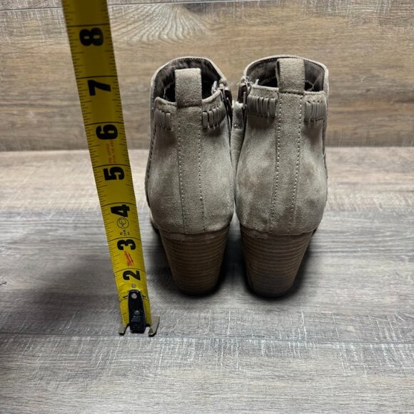 Dolce Vita DV8 Shaie Beige Faux Suede Heeled Ankle Boot Women's Size 8 - Picture 3 of 6